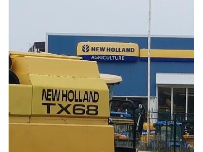 New Holland TX68 
